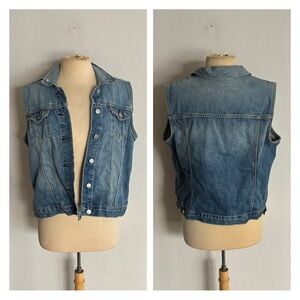 ❤️$10 GAP denim vest